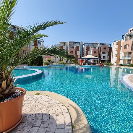 Studio Apartment With Balcony 300M From Beach Sunny Beach Eksteriør billede