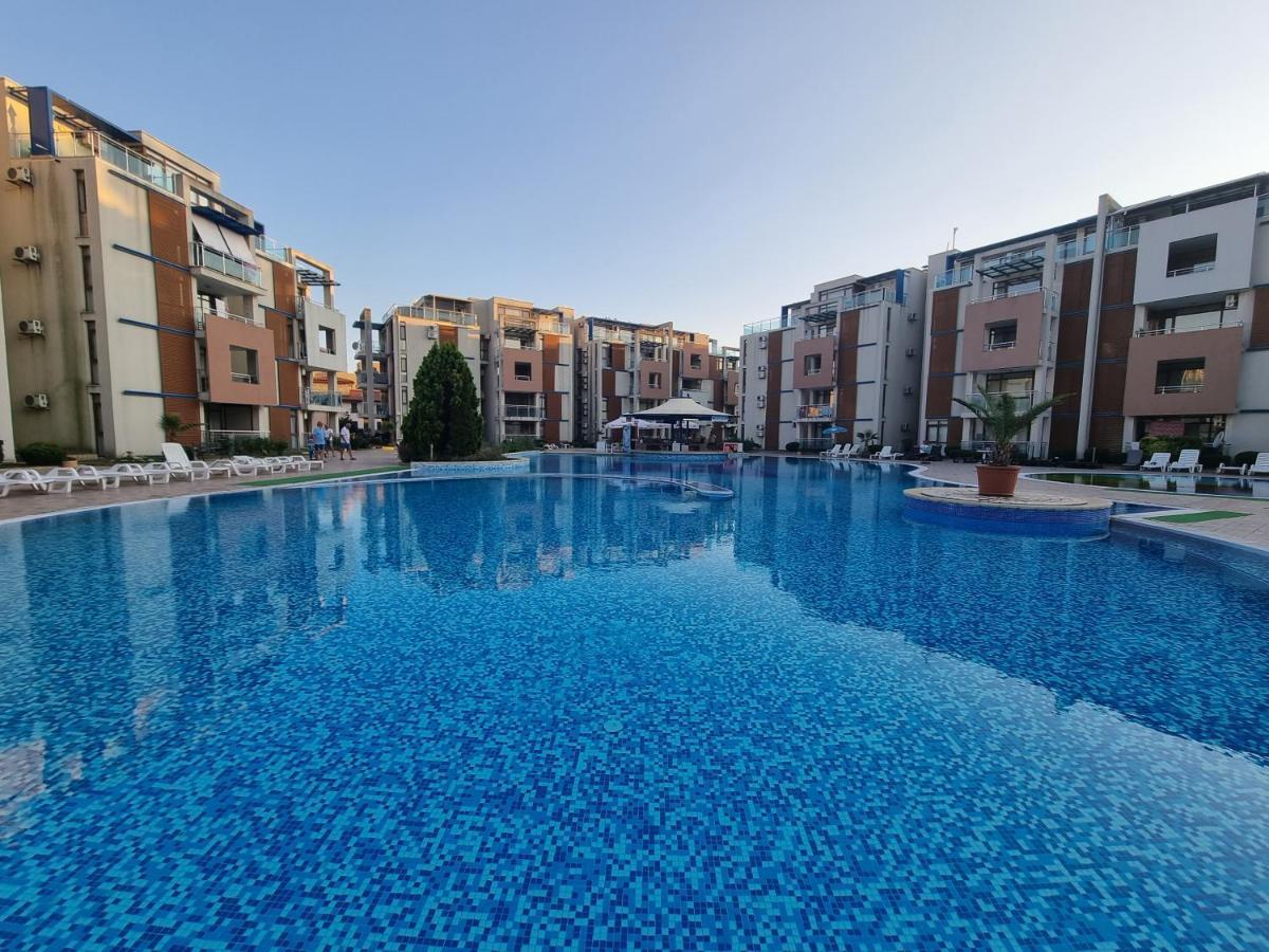 Studio Apartment With Balcony 300M From Beach Sunny Beach Eksteriør billede