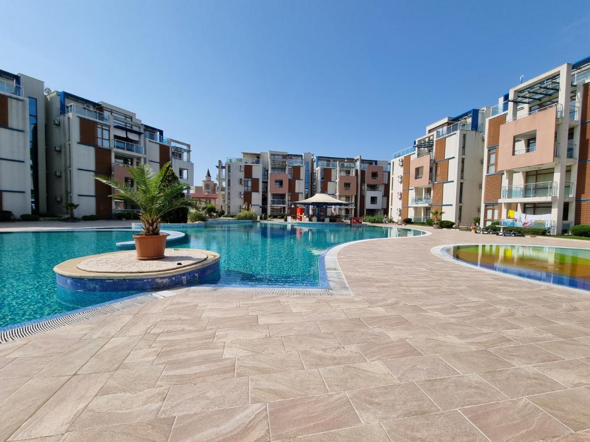 Studio Apartment With Balcony 300M From Beach Sunny Beach Eksteriør billede