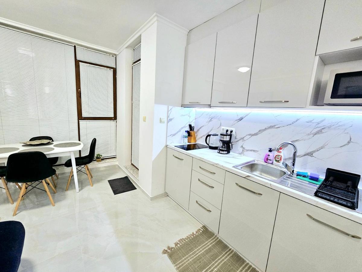 Studio Apartment With Balcony 300M From Beach Sunny Beach Eksteriør billede