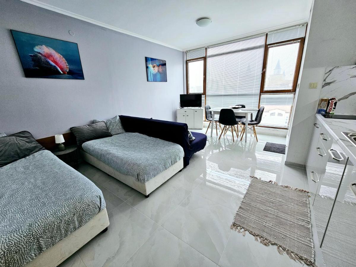 Studio Apartment With Balcony 300M From Beach Sunny Beach Eksteriør billede